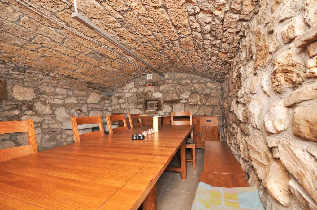 Tonkli Apartment Logje