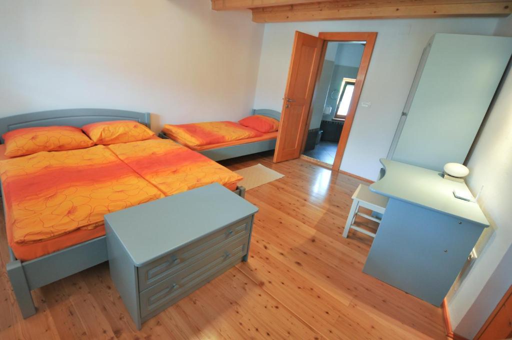 Tonkli Apartment Logje