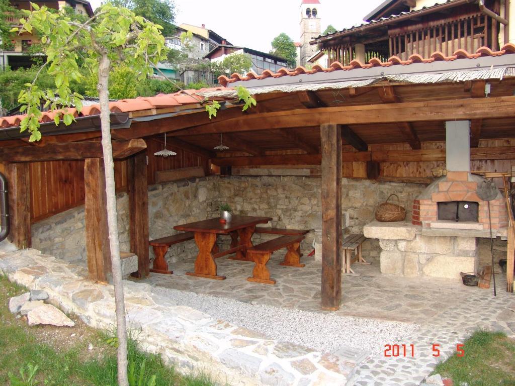 Tonkli Apartment Logje
